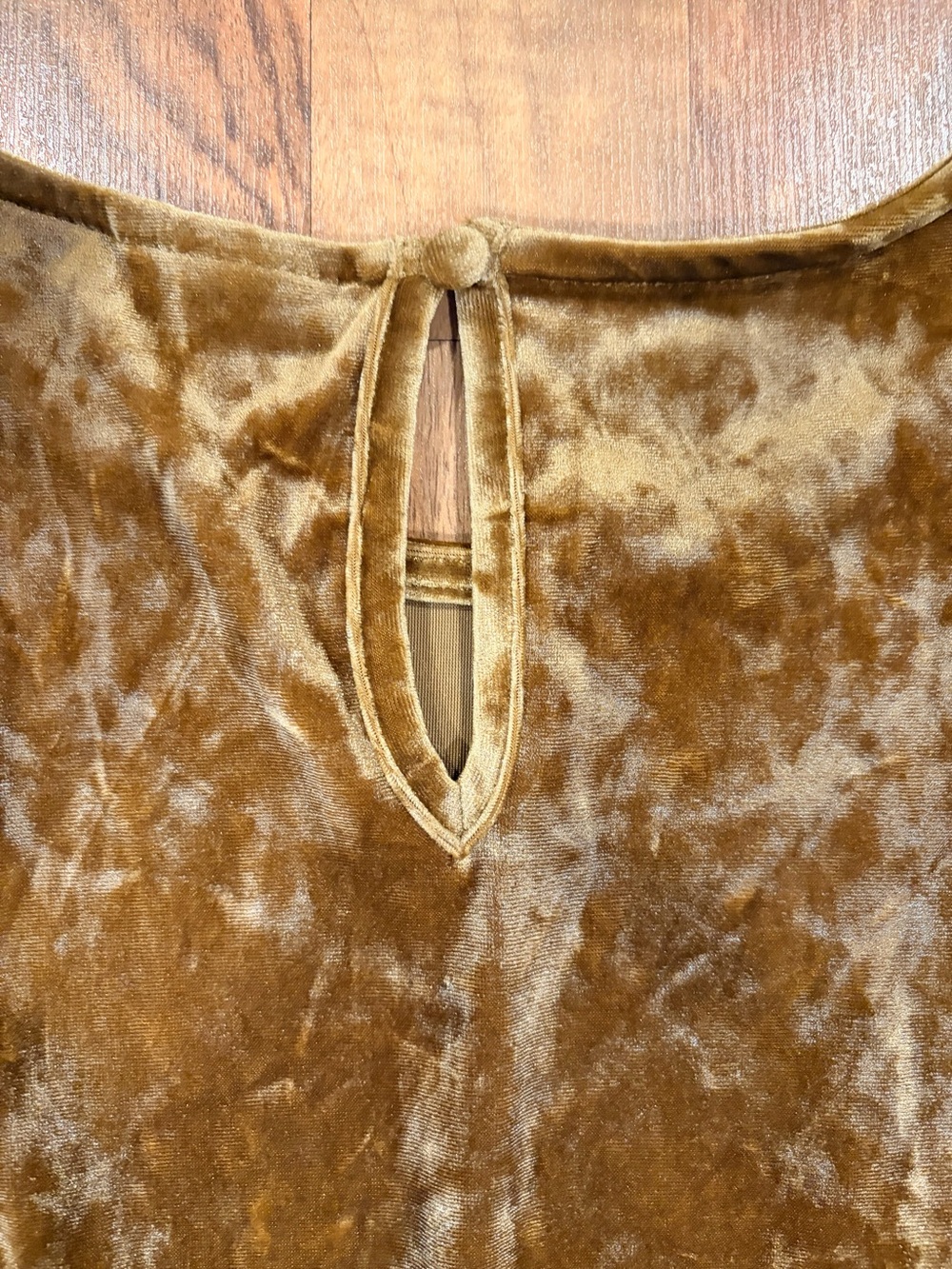 Who What Wear Velvet Tiered Midi Dress in Mustard Gold - Picture 9 of 10